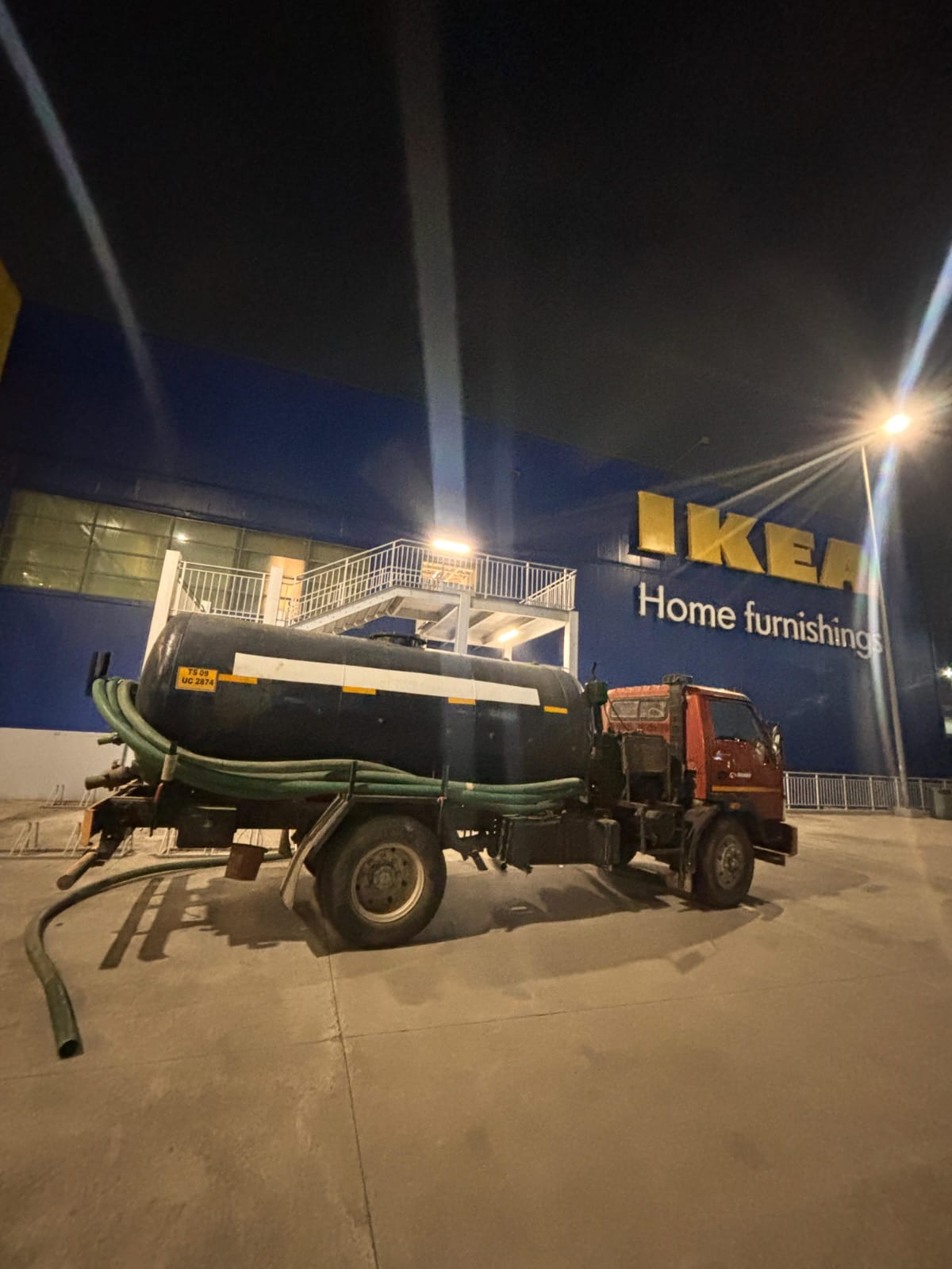 Commercial septic tank cleaning